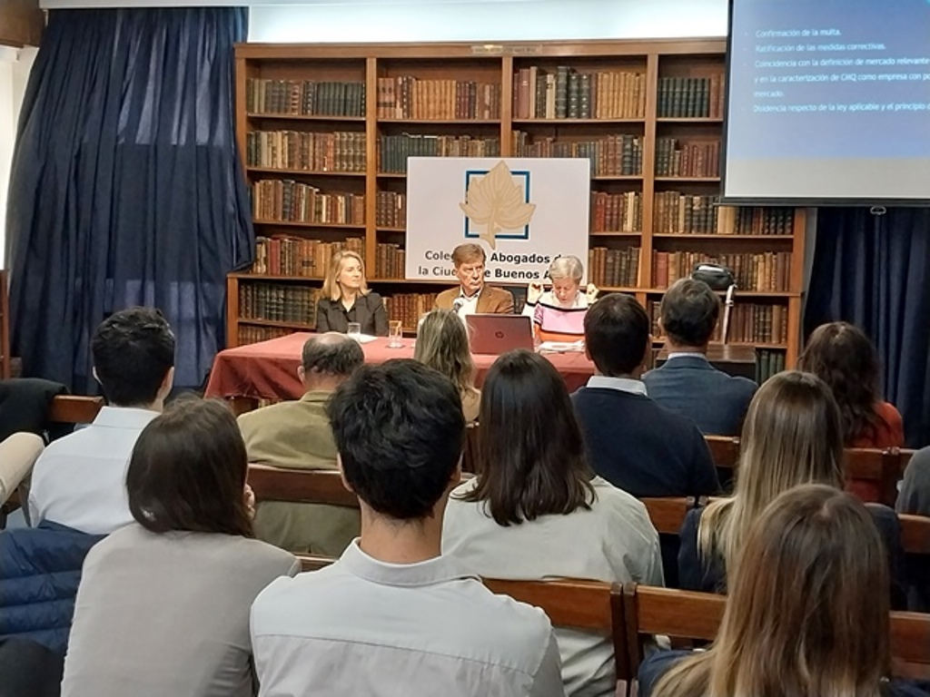 ACTUALIDAD EN DERECHO DE DEFENSA DE LA COMPETENCIA-EL CASO QUILMES/CCU. UN MOJ�N EN LA SANCI�N DEL ABUSO DE POSICI�N DOMINANTE