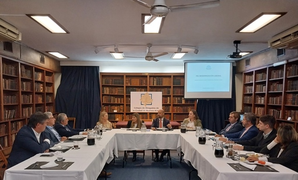  ACTIVIDAD DE LA COMISI�N DE DERECHO DEL TRABAJO: PRESENTACI�N DE PROYECTO DE REFORMA LABORAL