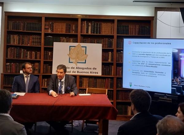 HACIA UN FUTURO COMPETITIVO. LOS DESAF�OS DE LA PR�XIMA AUTORIDAD NACIONAL DE LA COMPETENCIA