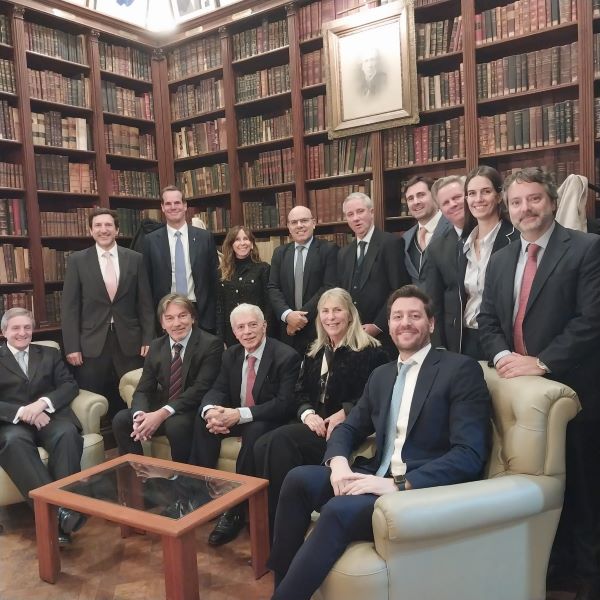 ALMUERZO DEL MINISTRO DE JUSTICIA DE LA NACI�N DR. MARIANO C�NEO LIBARONA CON EL DIRECTORIO DEL COLEGIO