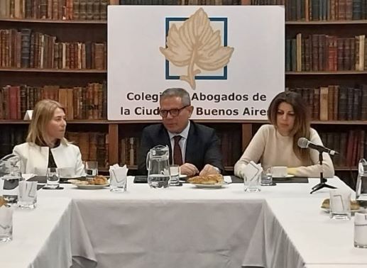 LA COMISI�N DE DERECHO DEL TRABAJO  DEL COLEGIO RECIBI� AL DR. JUAN CARLOS CERUTTI, SECRETARIO JUDICIAL EN ASUNTOS LABORALES DEL TRIBUNAL SUPERIOR DE JUSTICIA, Y A LA DRA. MAR�A ISABEL LEAL FADEL