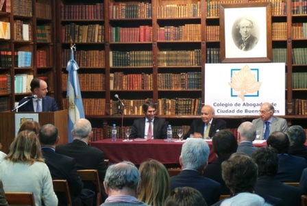 Presentaci�n del libro LO P�BLICO Y LO PRIVADO EN EL DERECHO DE LAS INFRAESTRUCTURAS