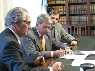 EL COLEGIO FIRMO UN CONVENIO CON LA PROCURACI�N GENERAL DE LA CIUDAD DE BUENOS AIRES